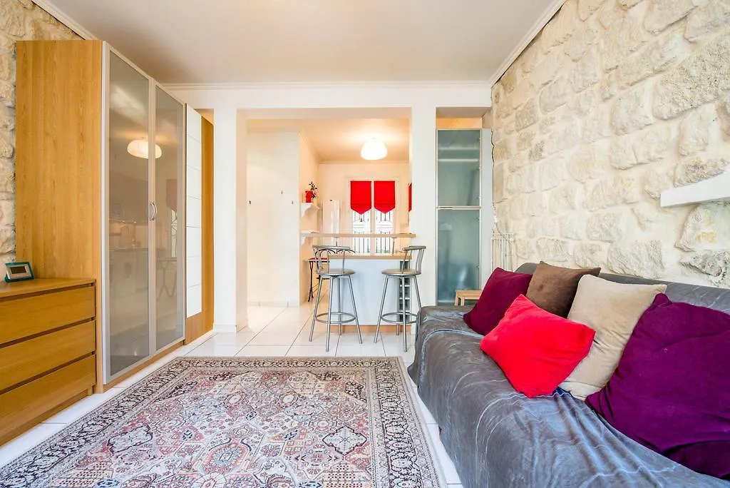 Apart Cite Trevise Paris